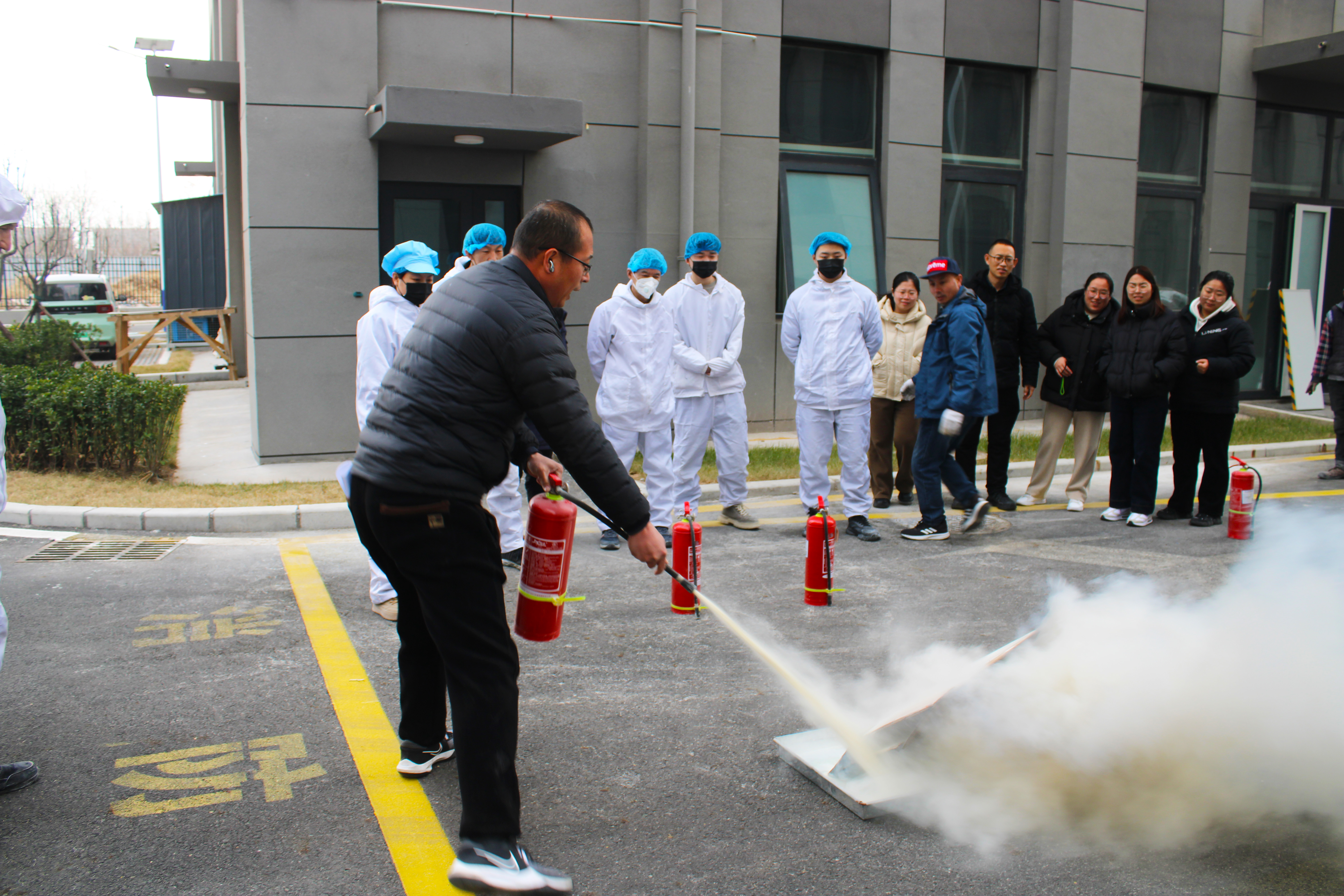 消防演練，安全重于泰山